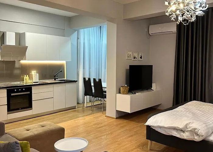 Sunshine Tirana, Blloku 2 *